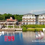 Hotell Riverside 4*