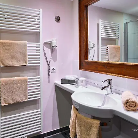Riverside Hotel 4*