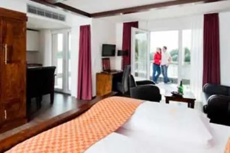 Riverside 4*